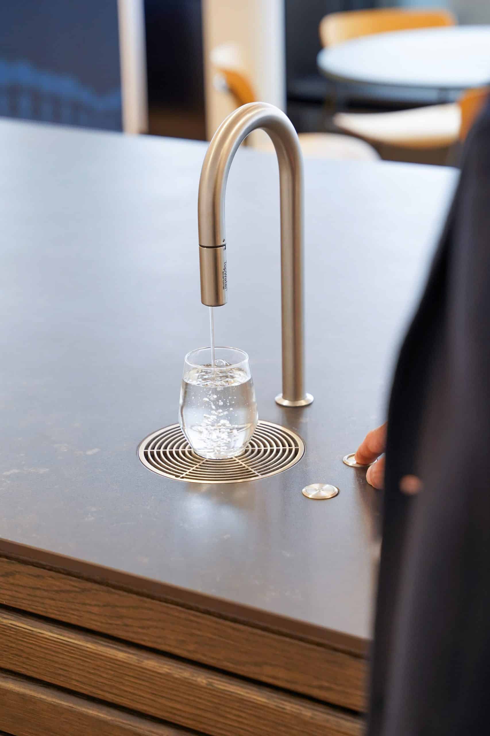 0827f9a40a7f9cc09ebd0a85996ae072a8745269